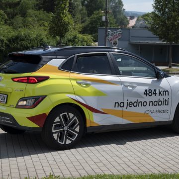 Electric car from Nošovice to Třinec. Hyundai will support ecological mobility