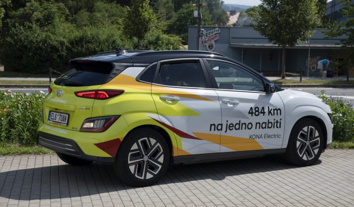 Elektromobil z Nošovic do Třince. Automobilka Hyundai podpoří ekologickou mobilitu